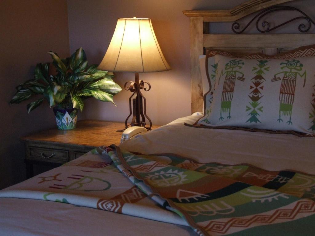 Adobe Hacienda Bed & Breakfast Седона Экстерьер фото