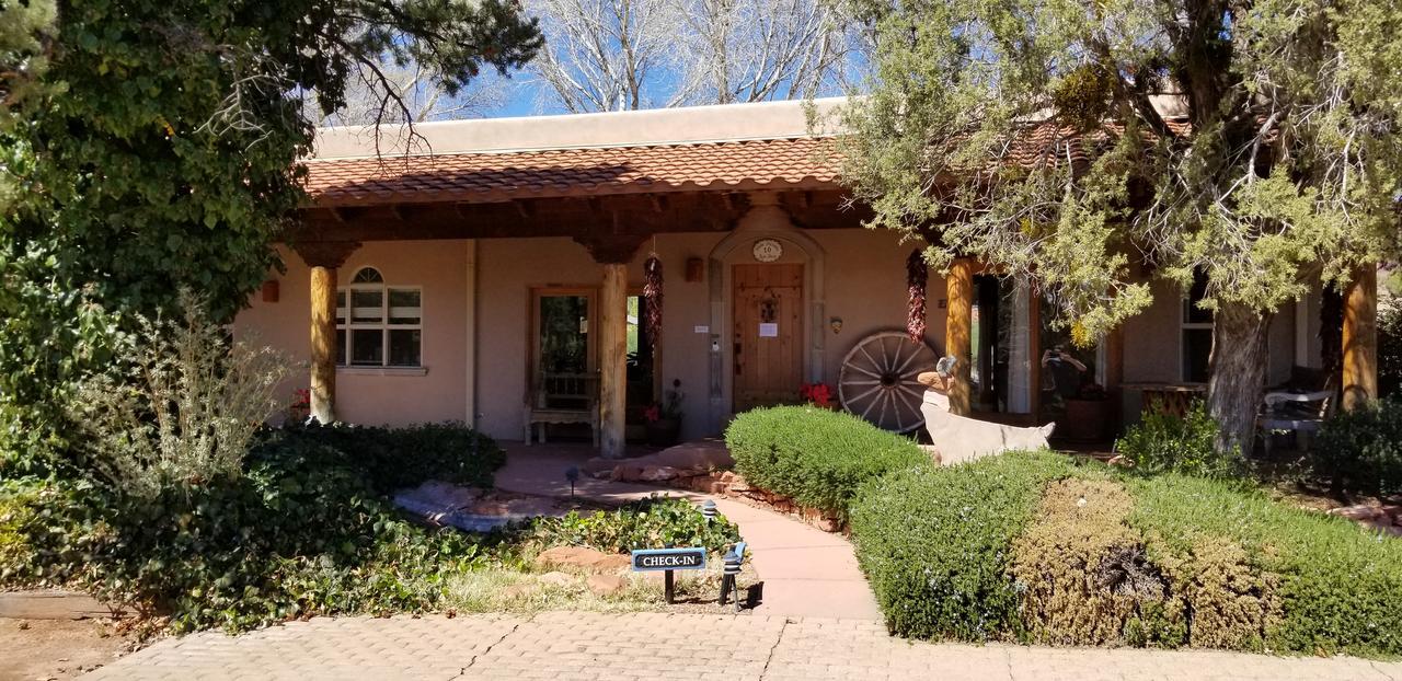 Adobe Hacienda Bed & Breakfast Седона Экстерьер фото