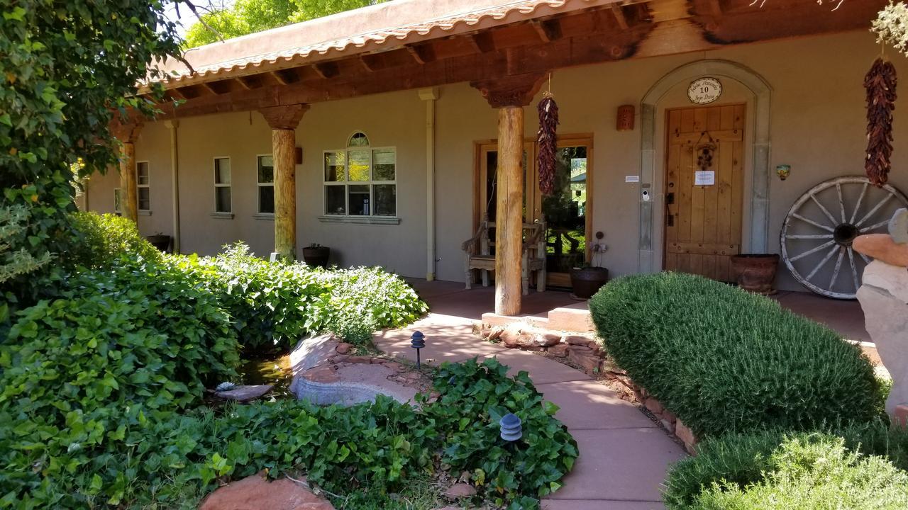Adobe Hacienda Bed & Breakfast Седона Экстерьер фото