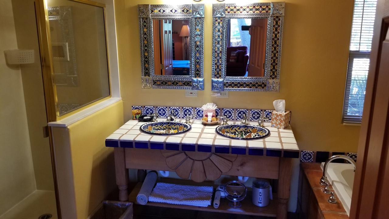 Adobe Hacienda Bed & Breakfast Седона Экстерьер фото