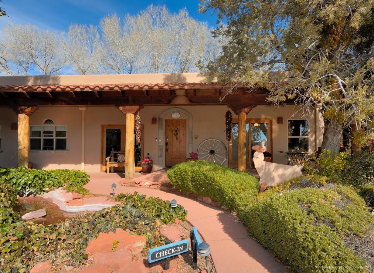 Adobe Hacienda Bed & Breakfast Седона Экстерьер фото
