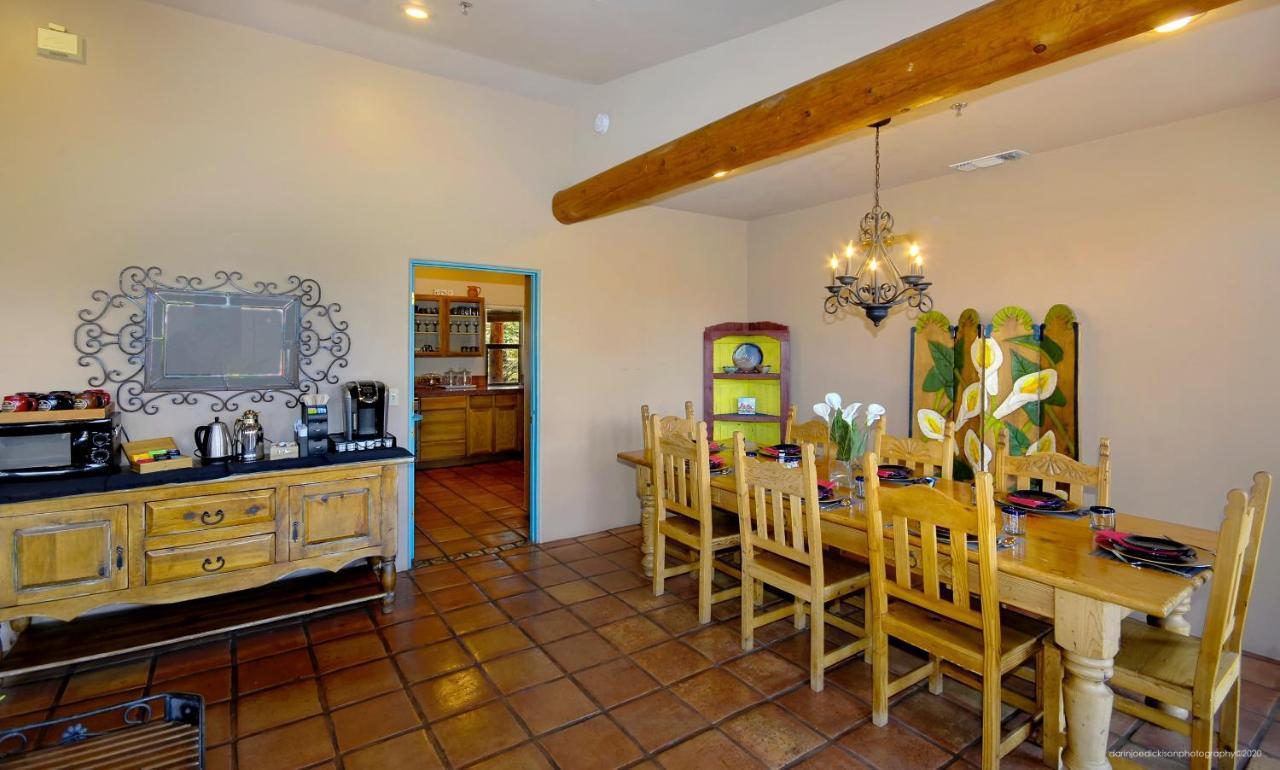 Adobe Hacienda Bed & Breakfast Седона Экстерьер фото