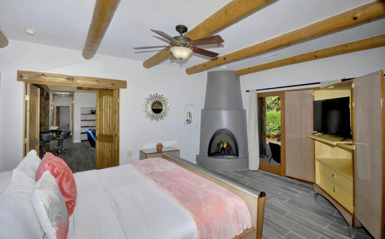Adobe Hacienda Bed & Breakfast Седона Экстерьер фото